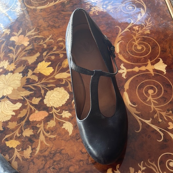 FRYE sz6 LIV TSTRAP pumps heels black retro concealed platform 0.75 inch - Picture 5 of 6